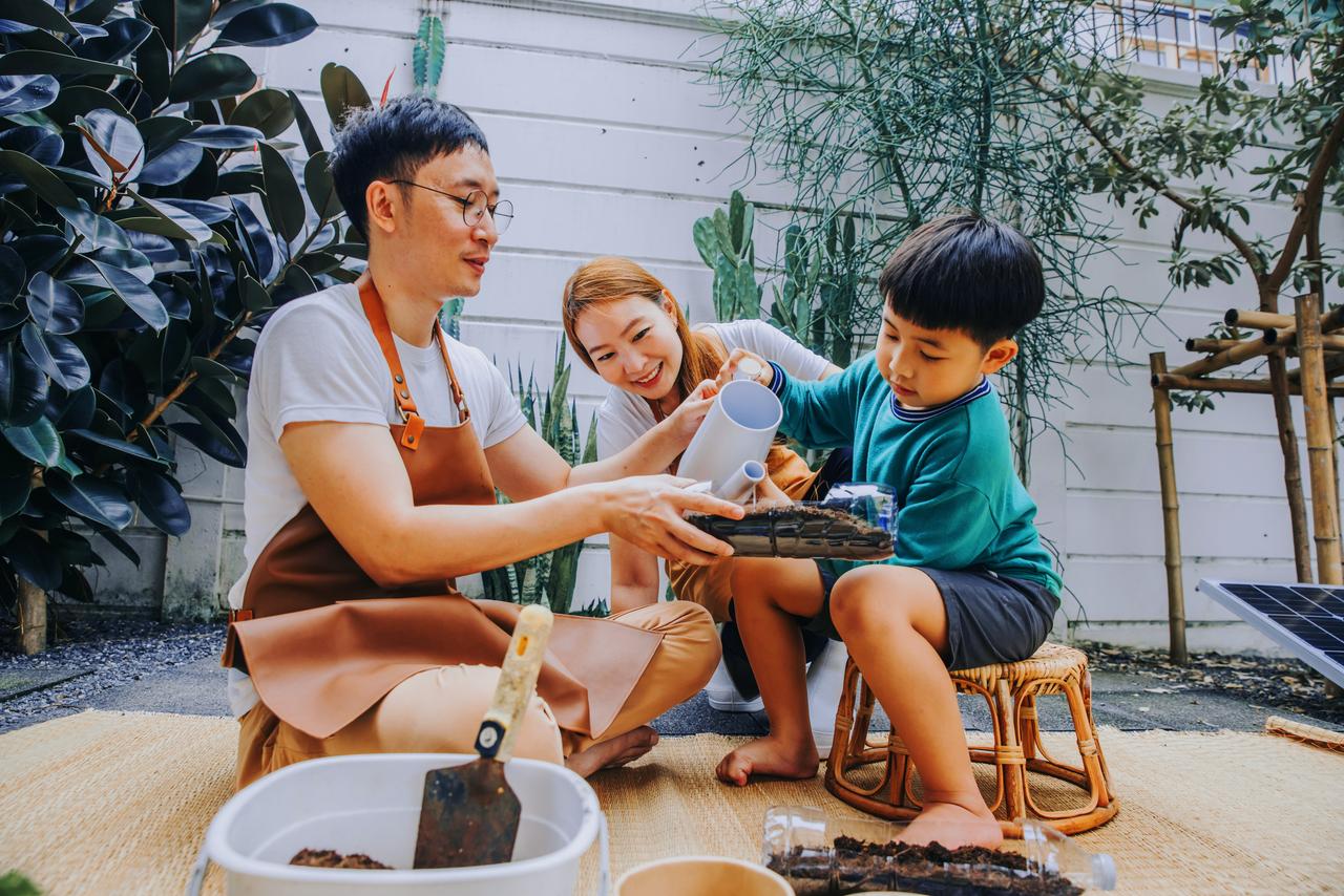 Family_fun_time_at_the_garden.jpg